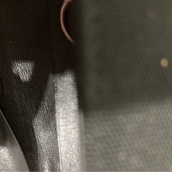 GUCCI Canvas 6 Key Case. Authentic EUC, With Date Code - Picture 10 of 10